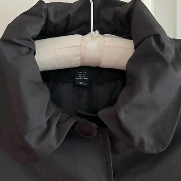 H&M cropped black blazer w ruffle collar and covered buttons - Picture 5 of 15